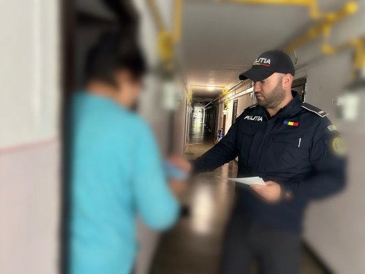 Polițiștii constănțeni i-au informat pe vârstnici cum să se ferească de înșelăciunile prin metoda „Accidentul”