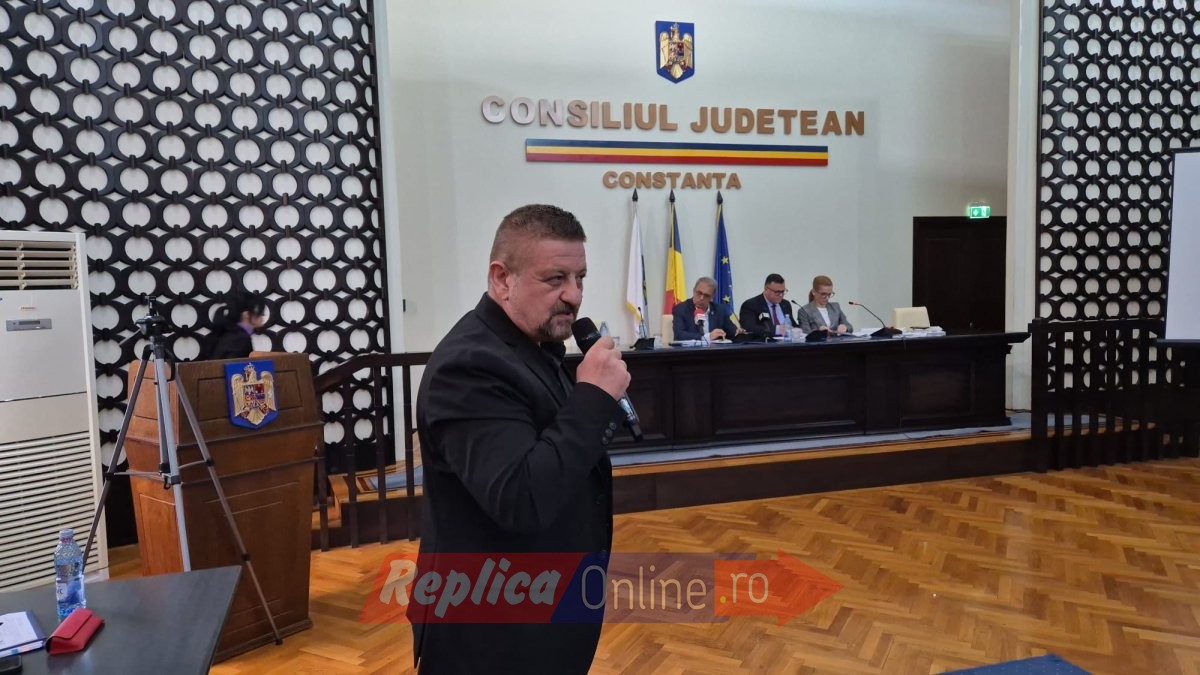 Scantei in Consiliul Local Constanta! Ovidiu Cupsa cere retragerea regulamentului privind amenzile catre populatie, Vergil Chitac refuza si il acuza de joc politic. Video Scantei in Consiliul Local Constanta! Ovidiu Cupsa cere retragerea regulamentului privind amenzile catre populatie, Vergil Chitac refuza si il acuza de joc politic. Video