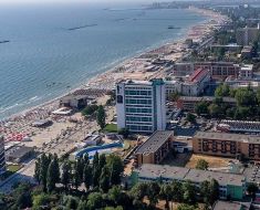 Revoluție pe litoral. Patronatele cer plaje gratuite pentru turiști și măsuri radicale împotriva cazării la negru