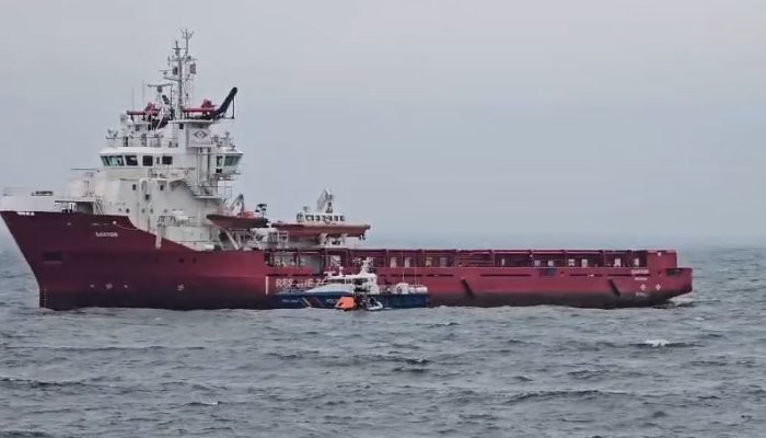 Un marinar decedat și 3 dispăruți de pe nava Khoryv, lovită de drone. 9 marinari au fost salvați și transportați la spital. Video