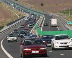 Atenție, șoferi! Trafic îngreunat pe A2, în urma unui accident rutier cu 3 autoturisme implicate Atenție, șoferi! Trafic îngreunat pe A2, în urma unui accident rutier cu 3 autoturisme implicate