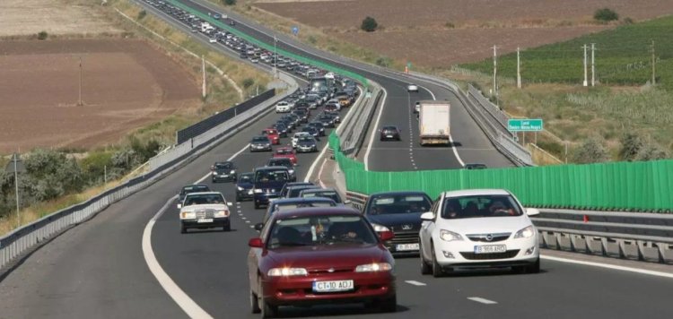 Atenție, șoferi! Trafic îngreunat pe A2, în urma unui accident rutier cu 3 autoturisme implicate