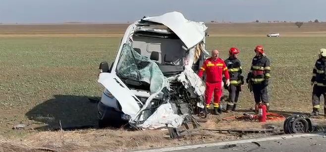 Carambol intre un autotren, un autoturism si o autoutilitara, intre Movilita si Techirghiol. O persoana a decedat