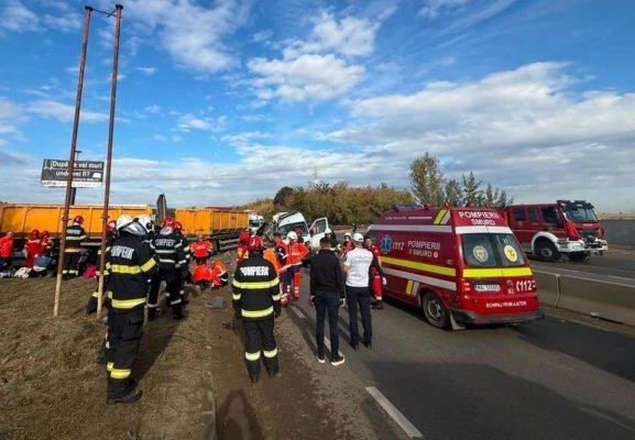Accident grav la Buftea, între un microbuz de transport persoane şi o autobasculantă: 2 persoane au murit