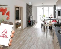 Airbnb va schimba unele reguli, în beneficiul turiștilor, dar proprietarii sunt revoltați de noile modificări Airbnb va schimba unele reguli, în beneficiul turiștilor, dar proprietarii sunt revoltați de noile modificări