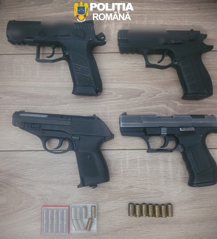 Detinatorii de arme au fost luati la verificat de politistii constanteni Detinatorii de arme au fost luati la verificat de politistii constanteni