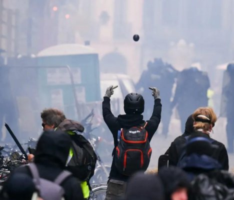 Val de jafuri și violențe în Franța. Peste 1.000 de persoane reținute și zeci de magazine de lux devastate. Video