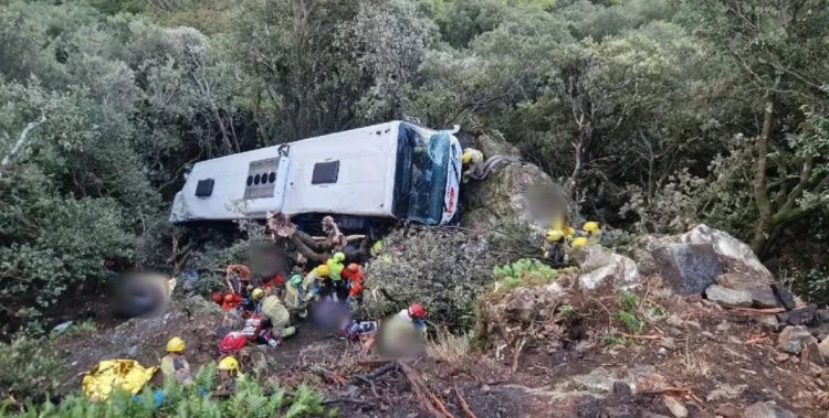 Autobuz căzut în prăpastie, în Barcelona: 83 de victime