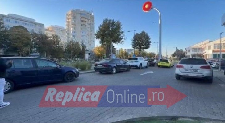 Cum a ajuns benzinăria Rompetrol din zona Dobrogea parcare privată pentru locatarii blocurilor din zonă. Video