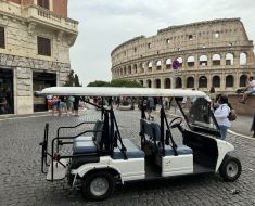 O nouă practică a turiștilor îi exasperează pe localnicii din Roma. Poliția a început să dea amenzi