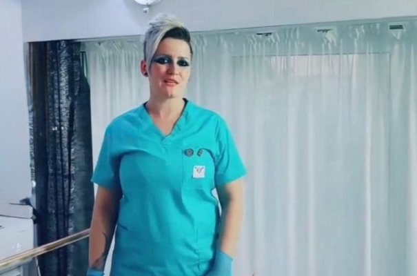 DSP Constanța a pus lacătul pe ușa salonului de tatuaje patronat de falsul medic chirurg Mihaela Săponaru!