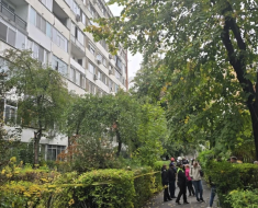 Bloc cu risc seismic din Drumul Taberei, evacuat de urgență. O crăpătură uriașă a apărut între etajele 5 și 8