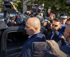 Bolojan a ieșit de la audierile DNA Iași, după mai bine de două ore. Reacția Guvernului