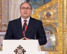 Ce spune ministrul Educației, Mihai Dimian, despre elevul din Bistrița care și-a atacat profesoara cu un cuțit Ce spune ministrul Educației, Mihai Dimian, despre elevul din Bistrița care și-a atacat profesoara cu un cuțit