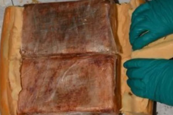 Captură uriașă de cocaină în Marea Britanie. Drogurile, ascunse în bucăți de brânză