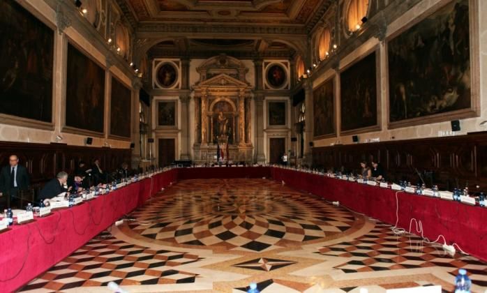Nicusor Dan se intalneste luni cu delegatia Comisiei de la Venetia, pe fondul controverselor privind anularea alegerilor prezidentiale Nicusor Dan se intalneste luni cu delegatia Comisiei de la Venetia, pe fondul controverselor privind anularea alegerilor prezidentiale