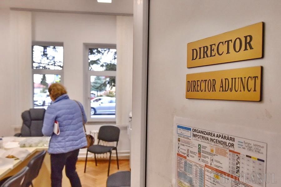 Ministerul Educatiei vrea directori de scoli pregatiti pentru calatoria in spatiu. Proba de competente a trimis o treime din candidati acasa Ministerul Educatiei vrea directori de scoli pregatiti pentru calatoria in spatiu. Proba de competente a trimis o treime din candidati acasa