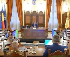 S-a încheiat prima ședință a CSAT la care au participat premierul Niculescu și noii miniștri ai Cabinetului S-a încheiat prima ședință a CSAT la care au participat premierul Niculescu și noii miniștri ai Cabinetului
