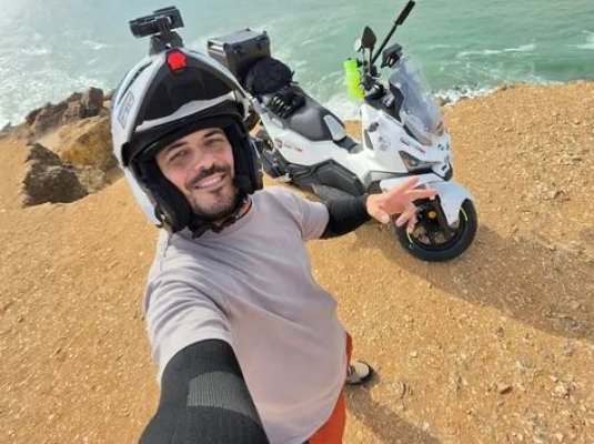 Performanță extremă pentru motociclismul constănțean: Dragoș Ene înfruntă pe două roți deșertul și crocodilii.Video