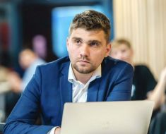 Epurări în PNL, după eșecul guvernului Mureșan. Deputatul Eduard Mititelu a fost exclus din partid Epurări în PNL, după eșecul guvernului Mureșan. Deputatul Eduard Mititelu a fost exclus din partid