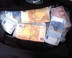 700.000 de euro, bani confiscați, au dispărut de la Biroul Vamal de Frontieră Aeroport Otopeni Călători