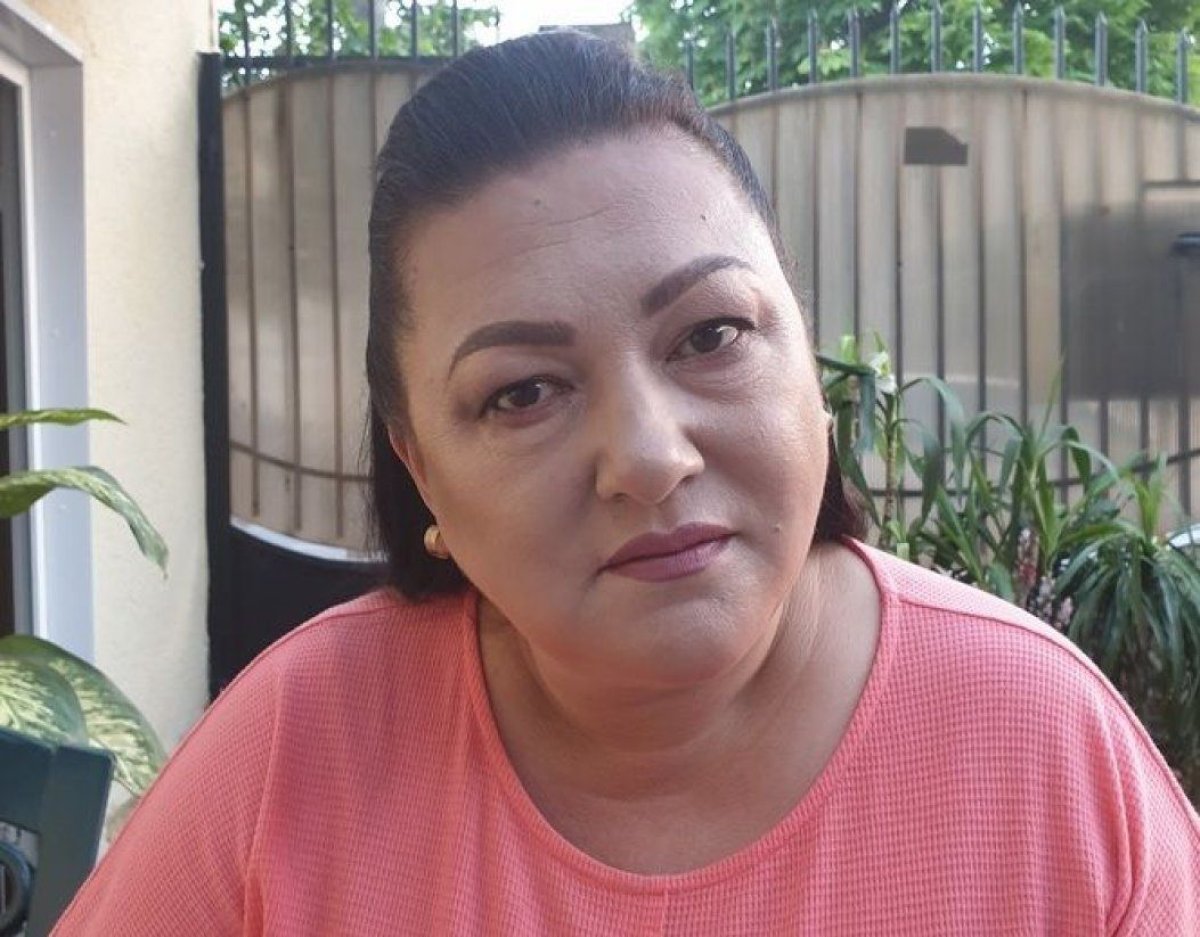 A murit profesoara Camelia Ciurescu, fost director al Colegiului „Mihai Eminescu“, la varsta de 58 de ani A murit profesoara Camelia Ciurescu, fost director al Colegiului „Mihai Eminescu“, la varsta de 58 de ani