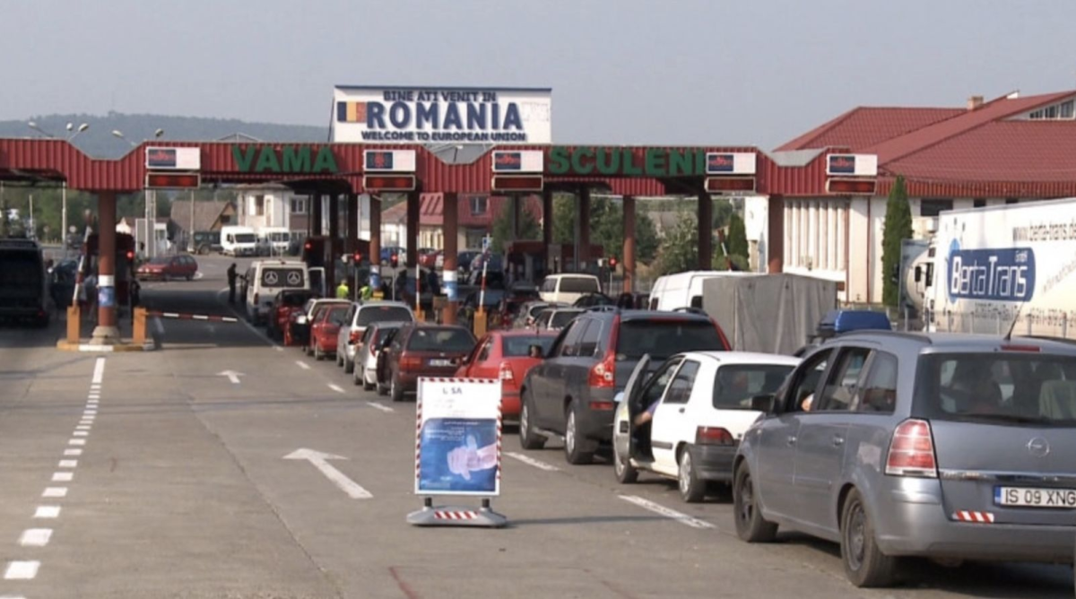 Trafic intens la granita cu Republica Moldova: De ce vin vecinii de peste Prut in Romania Trafic intens la granita cu Republica Moldova: De ce vin vecinii de peste Prut in Romania
