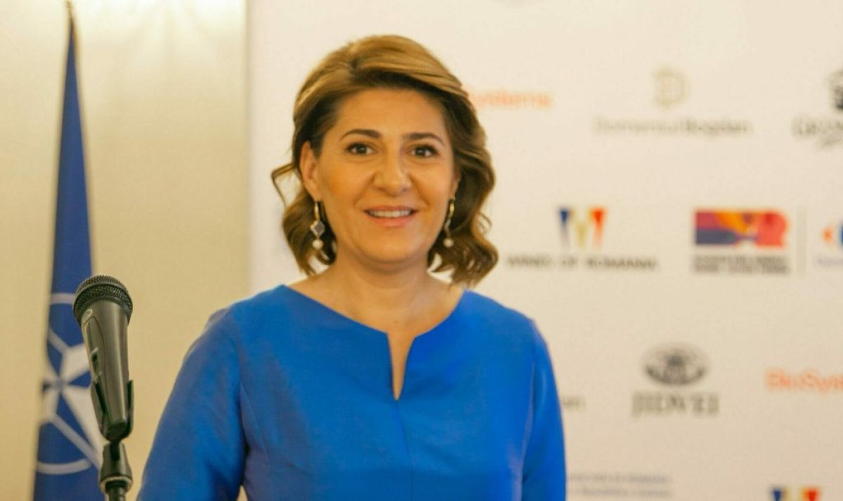 Mostenirea Reginei Maria, omagiata in sudul Italiei prin inaugurarea unei placi comemorative in Napoli Mostenirea Reginei Maria, omagiata in sudul Italiei prin inaugurarea unei placi comemorative in Napoli