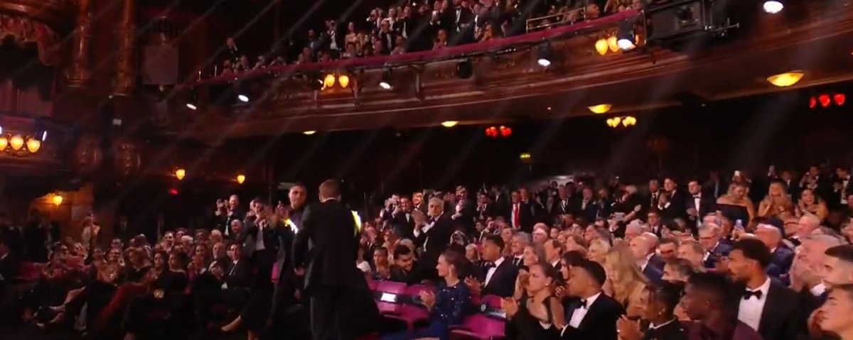 Harry Kane a castigat Balonul de Aur si trofeul de cel mai bun golgheter al sezonului Harry Kane a castigat Balonul de Aur si trofeul de cel mai bun golgheter al sezonului