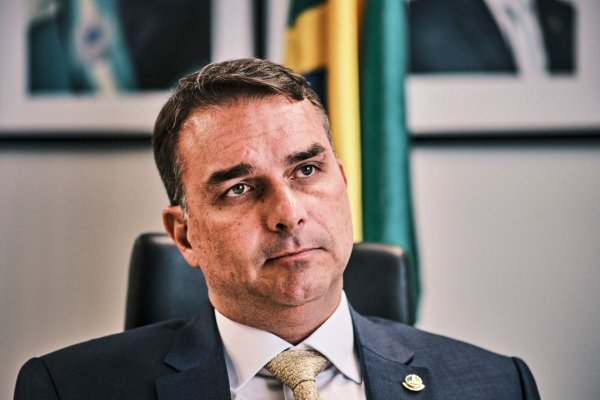 Flávio Bolsonaro a ajuns în SUA, după înfrângerea electorală din Brazilia