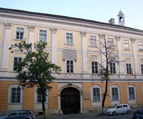 Zeci de elevi au fost evacuați de urgență: Amenințare cu bombă la un liceu din Cluj