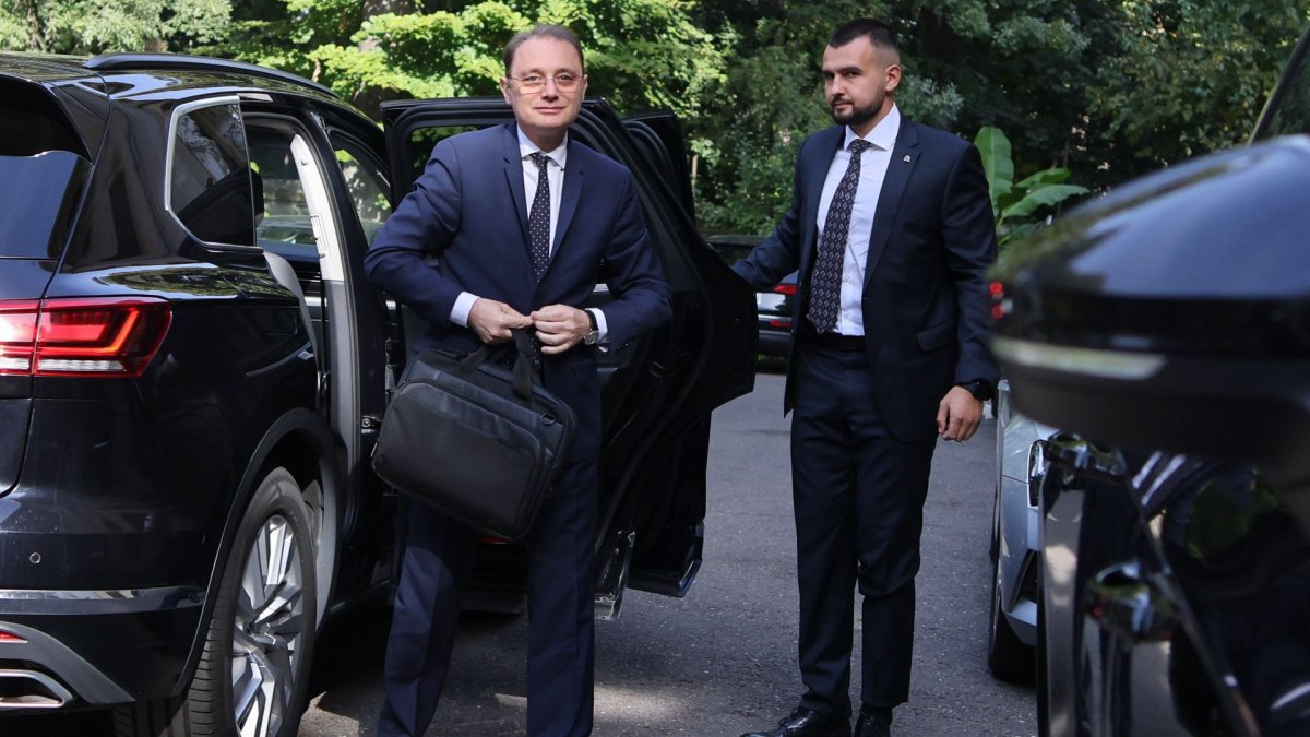 intalnirea de la Vila Lac: stefan-Radu Oprea dezvaluie ce s-a discutat la reuniunea cabinetului propus de Luca Niculescu intalnirea de la Vila Lac: stefan-Radu Oprea dezvaluie ce s-a discutat la reuniunea cabinetului propus de Luca Niculescu