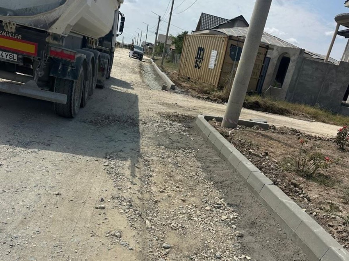 Asfaltare in ritm sustinut in Agigea: Infrastructura rutiera din cartierul Moara intra in linie dreapta Asfaltare in ritm sustinut in Agigea: Infrastructura rutiera din cartierul Moara intra in linie dreapta