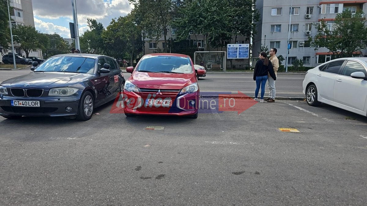 Asta da dreptate! O femeie isi plateste locul de parcare, nu-l poate folosi ca e ocupat de alta masina, iar Politia Locala a amendat-o tot pe ea! Video Asta da dreptate! O femeie isi plateste locul de parcare, nu-l poate folosi ca e ocupat de alta masina, iar Politia Locala a amendat-o tot pe ea! Video