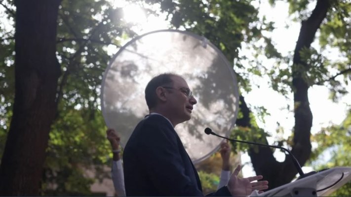 Schimbare de strategie: Niculescu preia ideea lui Grindeanu și propune un armistițiu de șase luni la Guvern