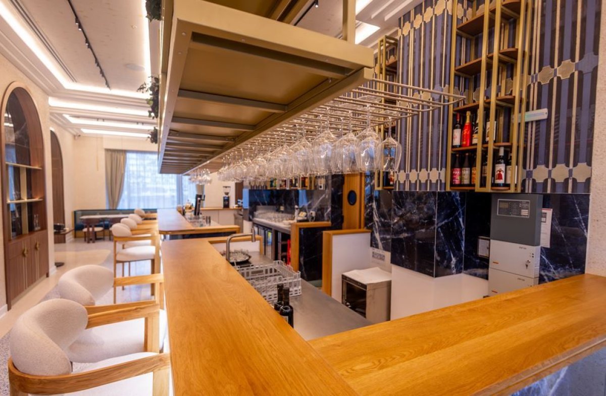 ADDRESS 44&deg;, in Mamaia Nord. Mancarea buna, vinul si arta, un nou reper pe harta gastronomica a litoralului 