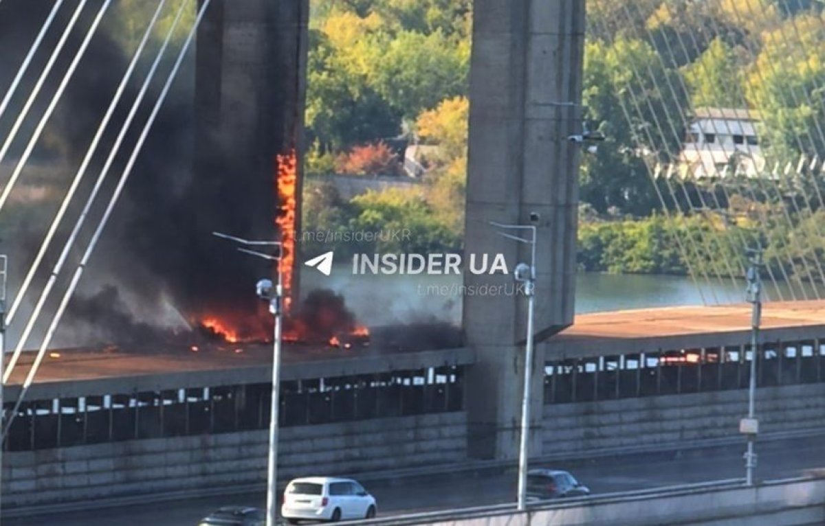 Ucraina - Un nou pod important din Kiev a fost lovit de un atac rusesc Ucraina - Un nou pod important din Kiev a fost lovit de un atac rusesc