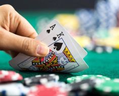 Ce au în comun jocul de poker și cel de blackjack