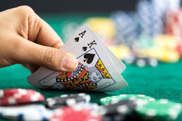Ce au în comun jocul de poker și cel de blackjack