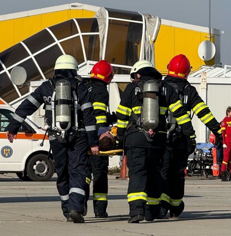 Exercitiu tactic pentru verificarea Planului de Urgenta, la Aeroportul International „Mihail Kogalniceanu” din Constanta Exercitiu tactic pentru verificarea Planului de Urgenta, la Aeroportul International „Mihail Kogalniceanu” din Constanta