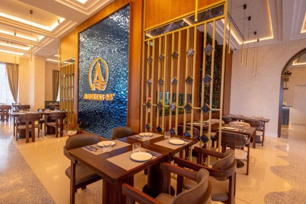ADDRESS 44°, în Mamaia Nord. Mancarea bună, vinul și arta, un nou reper pe harta gastronomică a litoralului