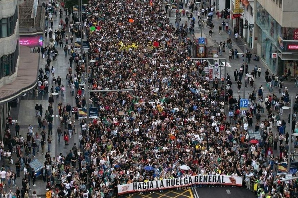 Spania: Proteste masive dupa respingerea proiectelor de lege privind locuintele Spania: Proteste masive dupa respingerea proiectelor de lege privind locuintele