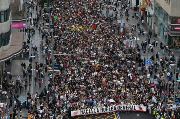 Spania: Proteste masive după respingerea proiectelor de lege privind locuinţele