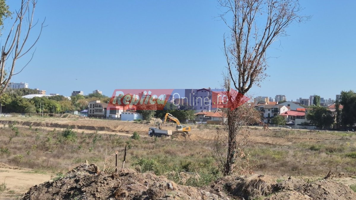 Muncitorii si utilajele si-au facut aparitia pe santierul viitorului stadion Gheorghe Hagi. Video Muncitorii si utilajele si-au facut aparitia pe santierul viitorului stadion Gheorghe Hagi. Video