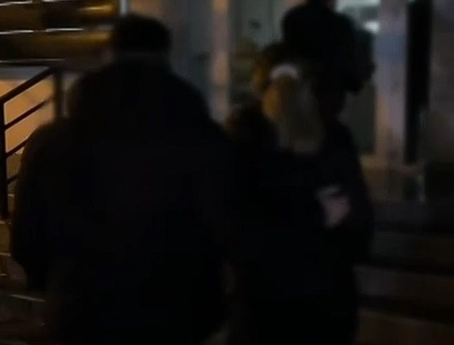Politistii din Capitala au descins la un bordel mascat sub un salon de masaj, de langa Palatul Cotroceni! Politistii din Capitala au descins la un bordel mascat sub un salon de masaj, de langa Palatul Cotroceni!