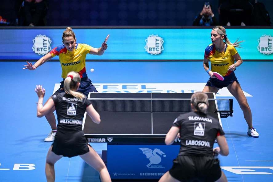 Tenis de masa: Elizabeta Samara si Bernadette Szocs, in sferturi la CE din Slovenia Tenis de masa: Elizabeta Samara si Bernadette Szocs, in sferturi la CE din Slovenia