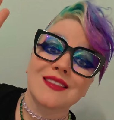 Scandal cu falsul chirurg estetician. „Mickey Invincibila“ își umilește foștii clienți. „Scursurile societății! Aveați jucăriile mici și eu v-am ajutat!“ Video