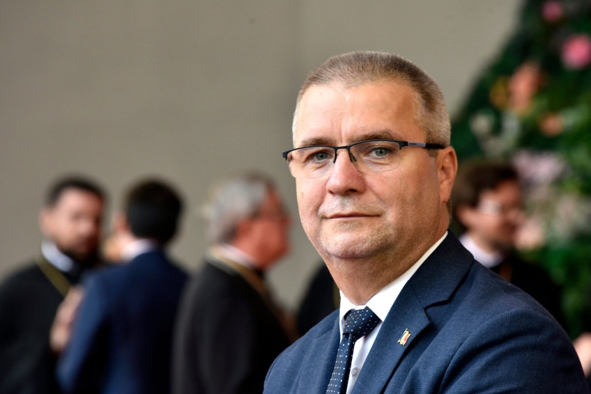 Planuri la Ministerul Educatiei: Evaluarea Nationala ar putea fi inlocuita de un portofoliu de note bazat pe teze unice Planuri la Ministerul Educatiei: Evaluarea Nationala ar putea fi inlocuita de un portofoliu de note bazat pe teze unice
