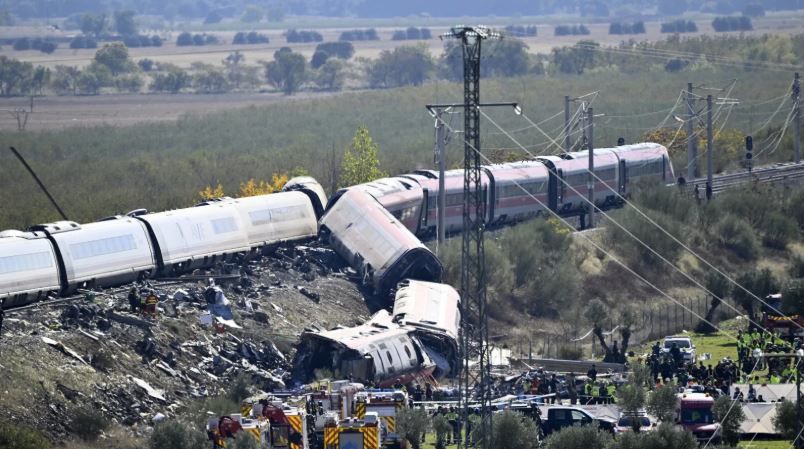 MAE confirma: Un roman printre pasagerii trenurilor implicate in accidentul feroviar din Spania