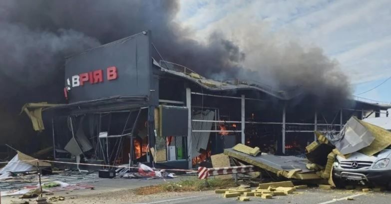 O drona kamikaze, de provenienta ruseasca, a lovit in plin un supermarket din Ucraina